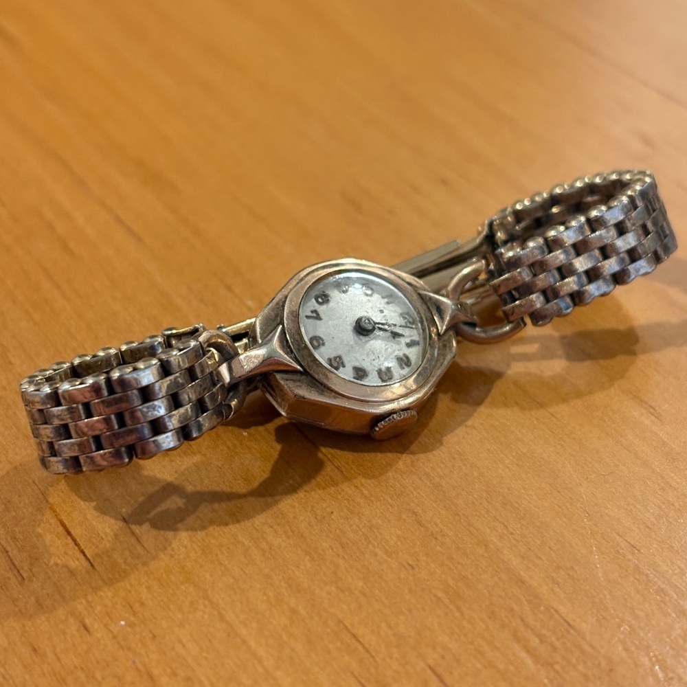 Vintage Benrus Ladies Mechanical Watch – Silver Tone Bracelet – Not Running